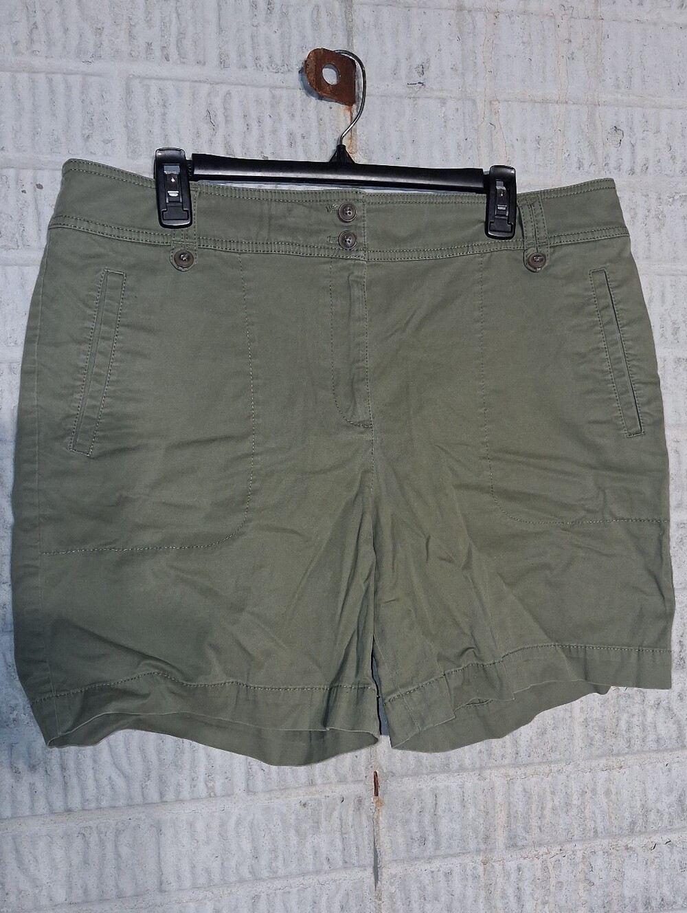 Talbots Women’s Olive Green Casual Shorts Size 16